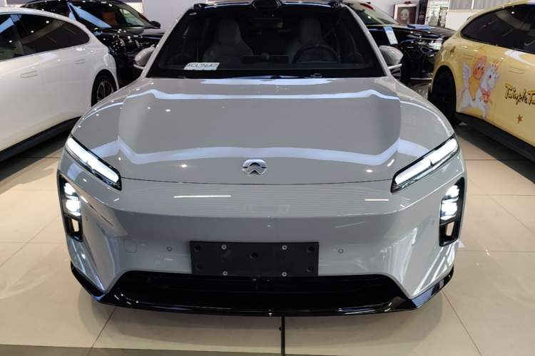 Used Nio ET5T 2025 75 kWh Touring Front