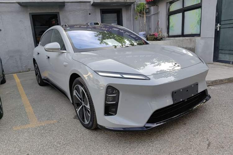 Used Nio ET5T 2025 75 kWh Touring Front Right 45 Deg
