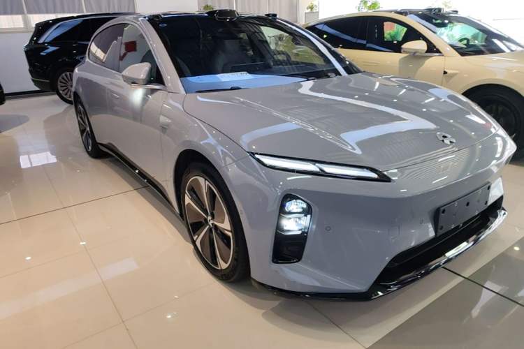 Used Nio ET5T 2025 75 kWh Touring Front Right 45 Deg