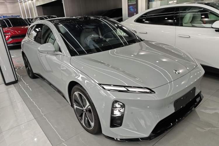Used Nio ET5T 2025 75 kWh Touring Front Right 45 Deg