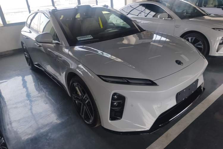 Used Nio ET5T 2025 Model Champion Commemorative Edition, 100kWh Touring Front Right 45 Deg