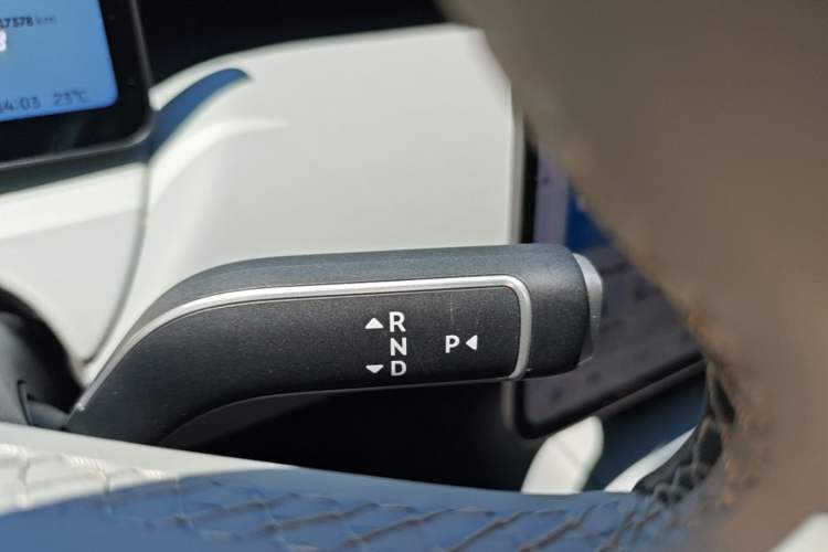 Used Nio ET5T 2025 75 kWh Touring Gear Lever
