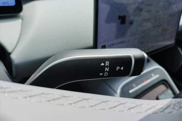 Used Nio ET5T 2025 75 kWh Touring Gear Lever