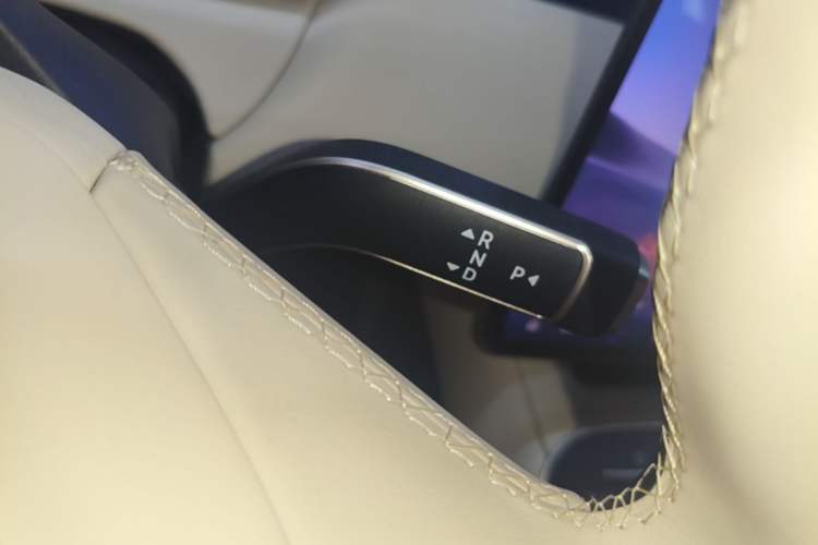 Used Nio ET5T 2025 75 kWh Touring Gear Lever