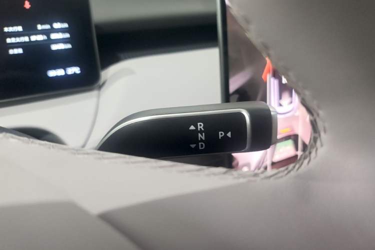 Used Nio ET5T 2025 75 kWh Touring Gear Lever