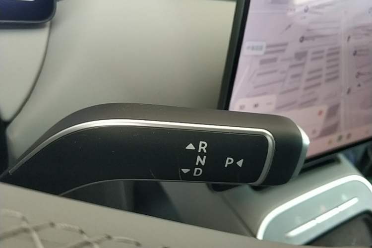 Used Nio ET5T 2025 75 kWh Touring Gear Lever