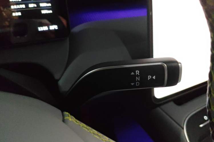 Used Nio ET5T 2025 75 kWh Touring Gear Lever