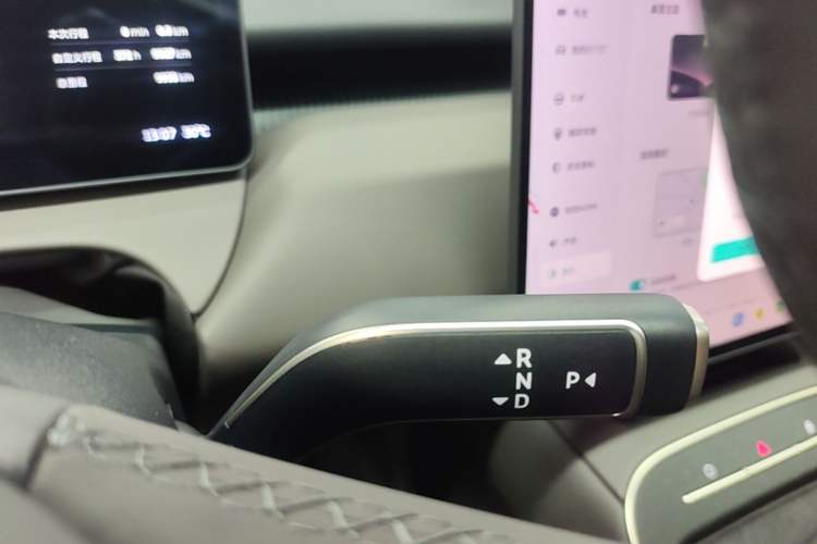 Used Nio ET5T 2025 75 kWh Touring Gear Lever