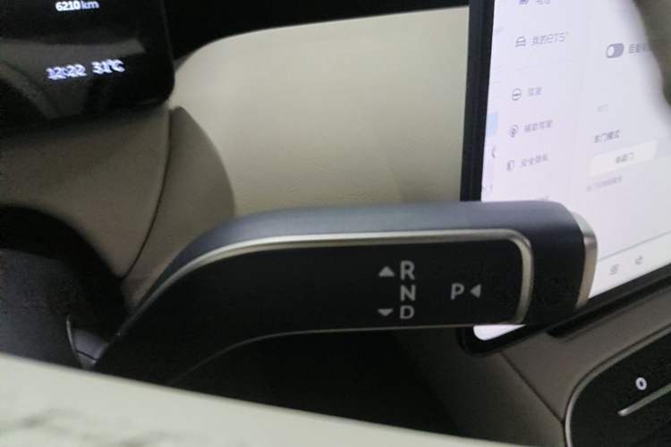 Used Nio ET5T 2025 75 kWh Touring Gear Lever