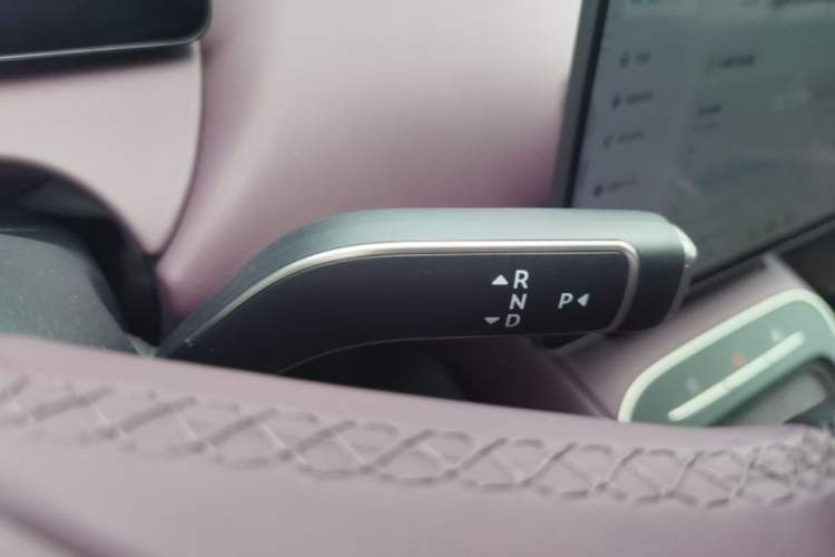 Used Nio ET5T 2025 75 kWh Touring Gear Lever