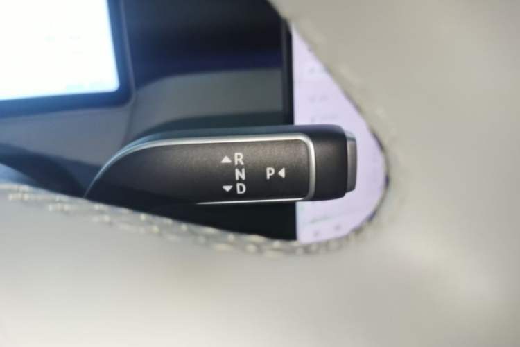 Used Nio ET5T 2025 75 kWh Touring Gear Lever