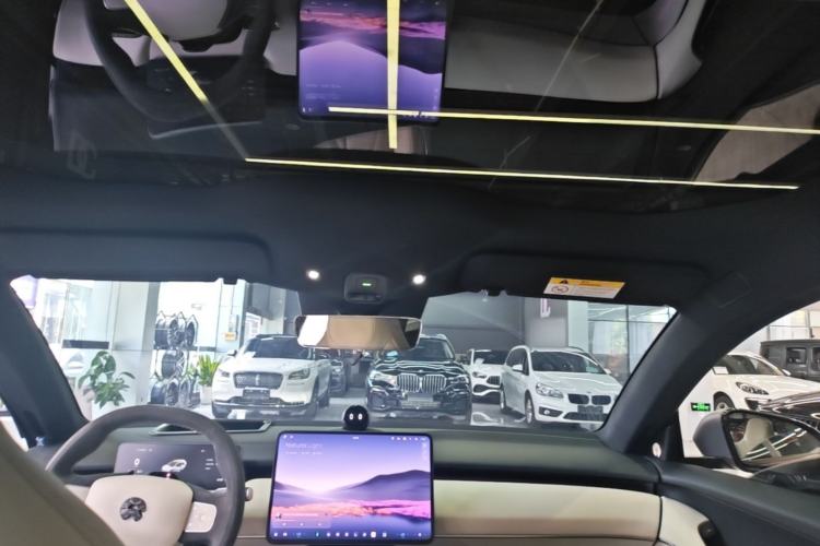 Used Nio ET5T 2025 75 kWh Touring Headliner