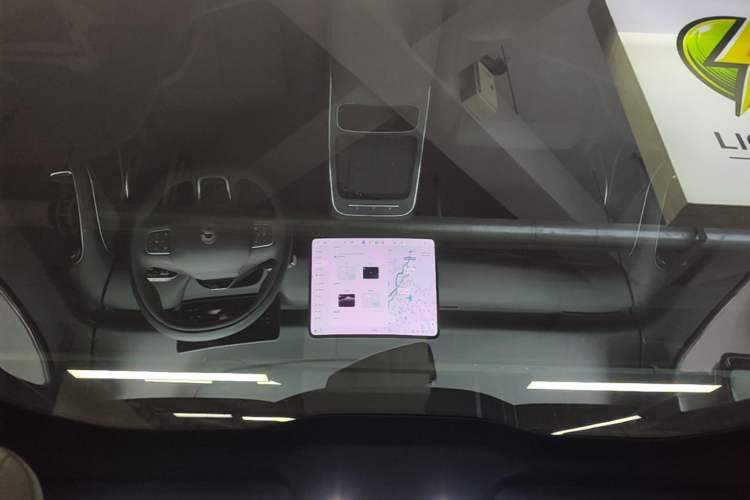 Used Nio ET5T 2025 75 kWh Touring Headliner