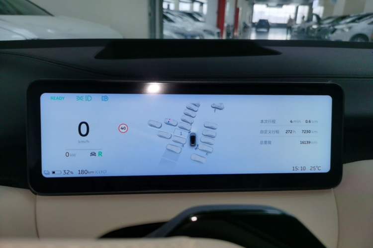 Used Nio ET5T 2025 75 kWh Touring Instrument Cluster