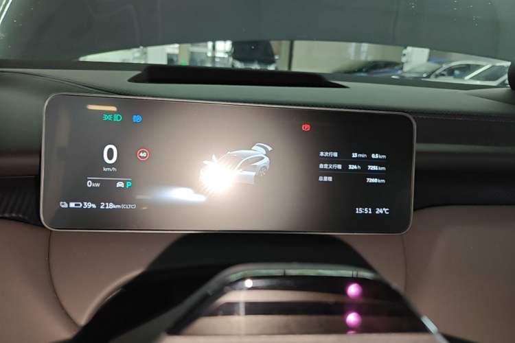 Used Nio ET5T 2025 75 kWh Touring Instrument Cluster