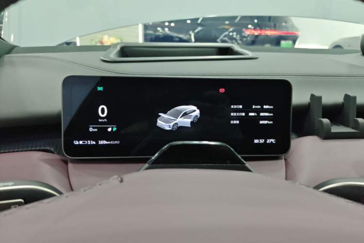 Used Nio ET5T 2025 75 kWh Touring Instrument Cluster