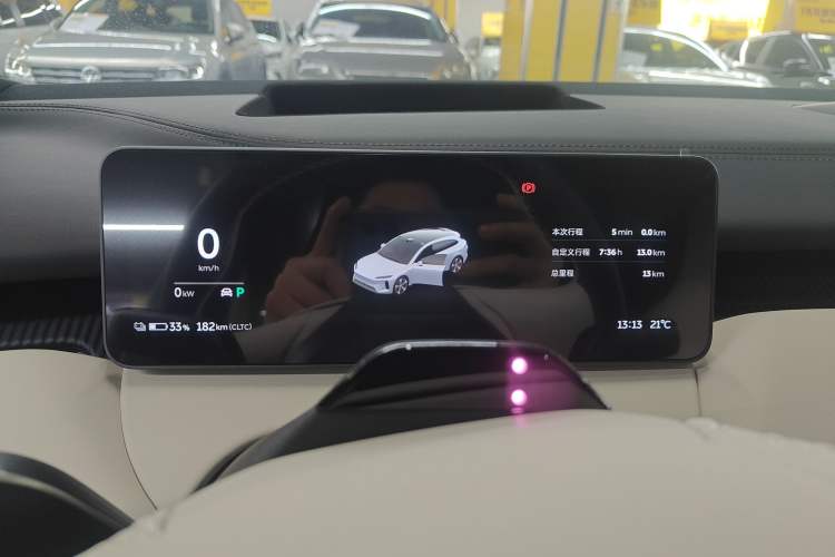 Used Nio ET5T 2025 75 kWh Touring Instrument Cluster