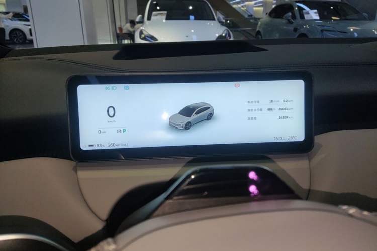 Used Nio ET5T 2025 75 kWh Touring Instrument Cluster
