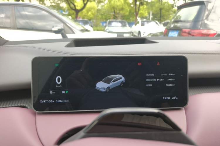 Used Nio ET5T 2025 75 kWh Touring Instrument Cluster
