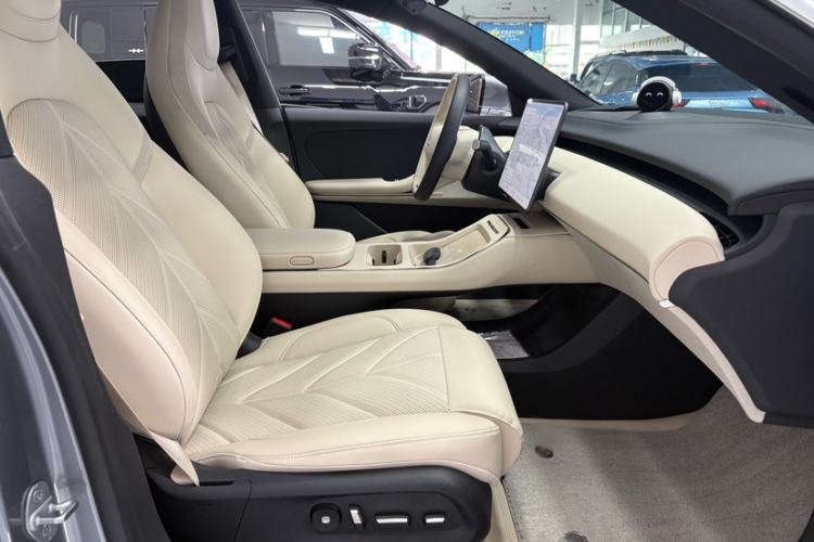 Used Nio ET5T 2025 75 kWh Touring Interior 1