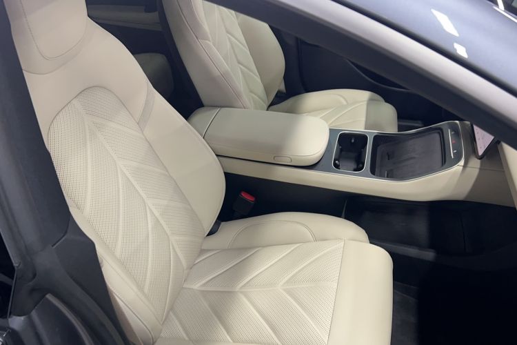 Used Nio ET5T 2025 75 kWh Touring Interior 1