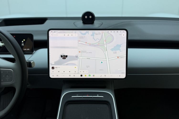 Used Nio ET5T 2025 75 kWh Touring Interior 11