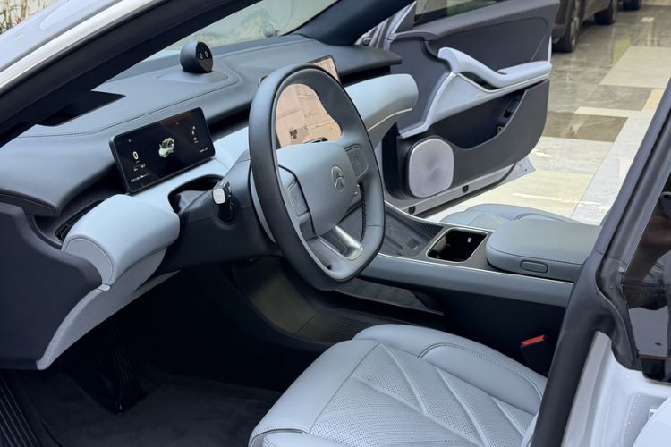 Used Nio ET5T 2025 75 kWh Touring Interior 2