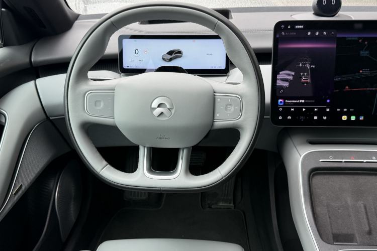Used Nio ET5T 2025 75 kWh Touring Interior 2