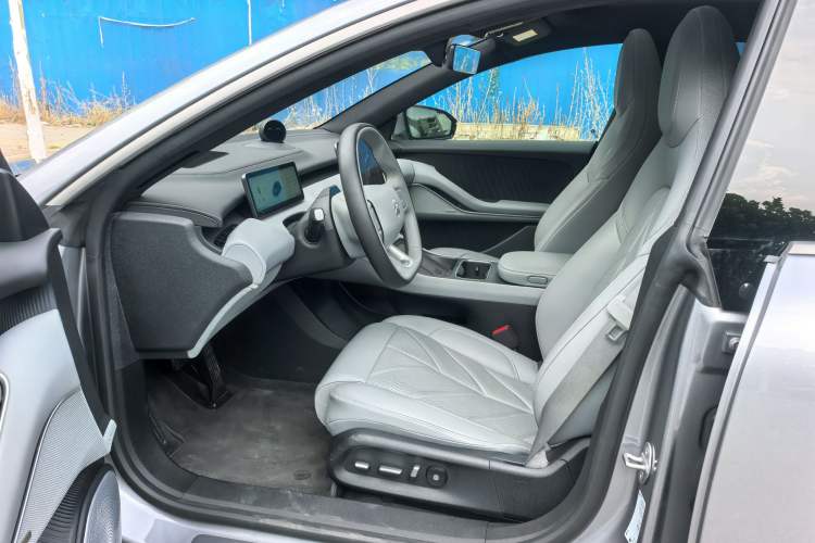Used Nio ET5T 2025 75 kWh Touring Interior 2