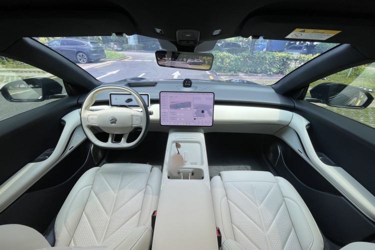 Used Nio ET5T 2025 75 kWh Touring Interior 3