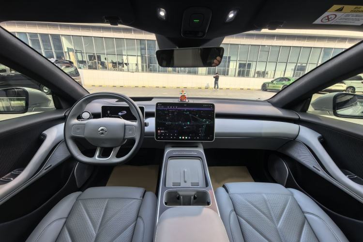 Used Nio ET5T 2025 75 kWh Touring Interior 4