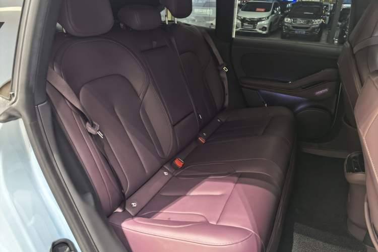 Used Nio ET5T 2025 75 kWh Touring Interior 4