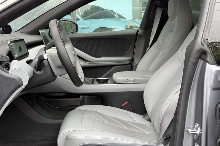 Used Nio ET5T 2025 75 kWh Touring Interior 4