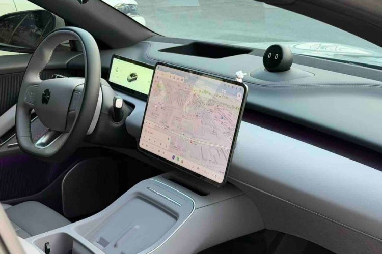 Used Nio ET5T 2025 75 kWh Touring Interior 4