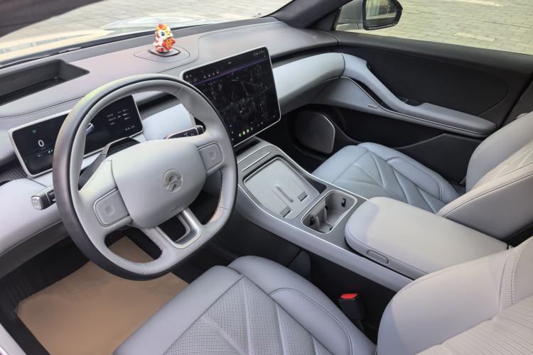 Used Nio ET5T 2025 75 kWh Touring Interior 5