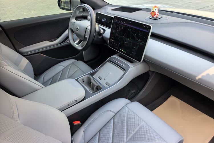 Used Nio ET5T 2025 75 kWh Touring Interior 6