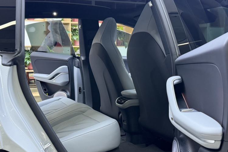 Used Nio ET5T 2025 75 kWh Touring Interior 9