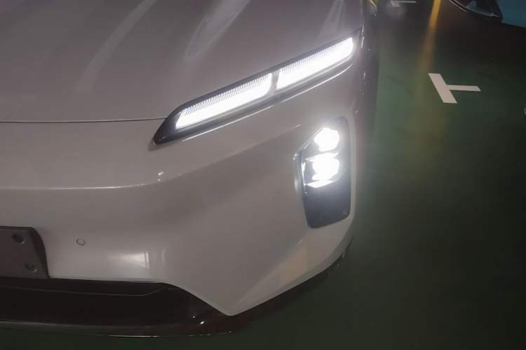 Used Nio ET5T 2025 75 kWh Touring Left Front Headlight