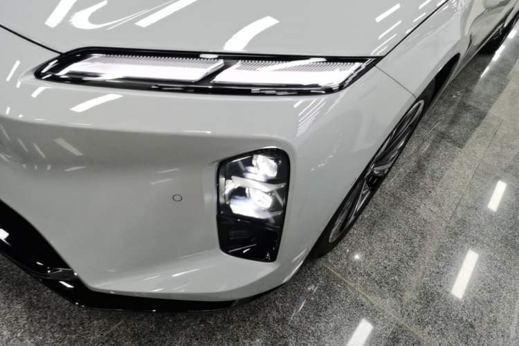 Used Nio ET5T 2025 75 kWh Touring Left Front Headlight