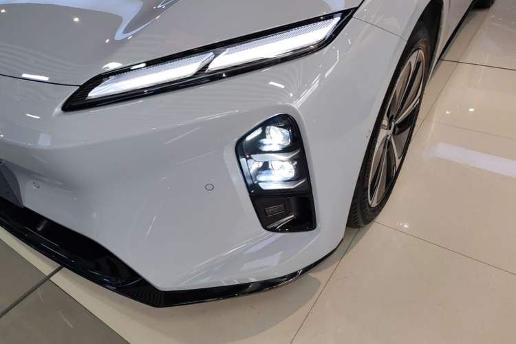 Used Nio ET5T 2025 75 kWh Touring Left Front Headlight