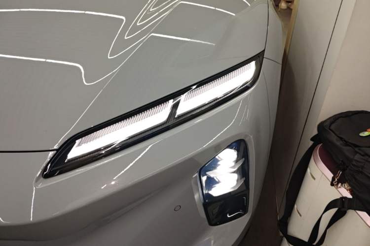 Used Nio ET5T 2025 75 kWh Touring Left Front Headlight