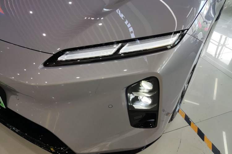 Used Nio ET5T 2025 75 kWh Touring Left Front Headlight