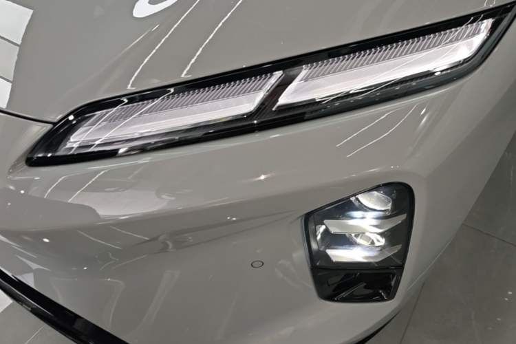 Used Nio ET5T 2025 75 kWh Touring Left Front Headlight