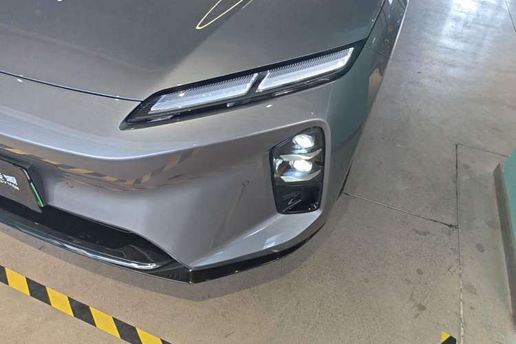 Used Nio ET5T 2025 75 kWh Touring Left Front Headlight