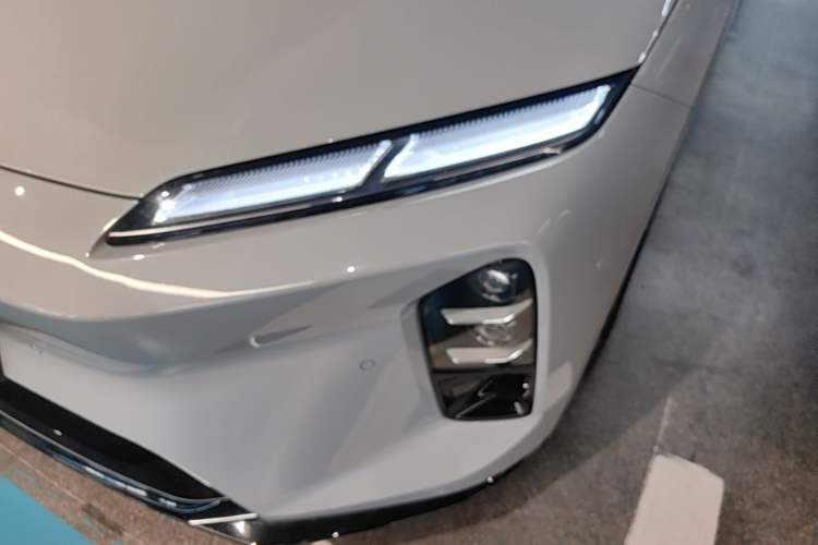 Used Nio ET5T 2025 75 kWh Touring Left Front Headlight