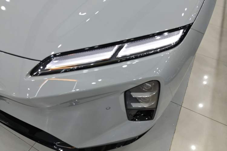 Used Nio ET5T 2025 75 kWh Touring Left Front Headlight