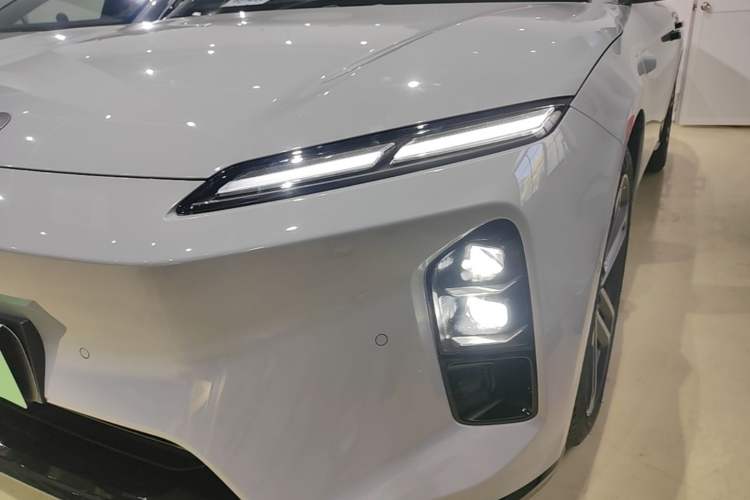 Used Nio ET5T 2025 Model Champion Commemorative Edition, 100kWh Touring Left Front Headlight