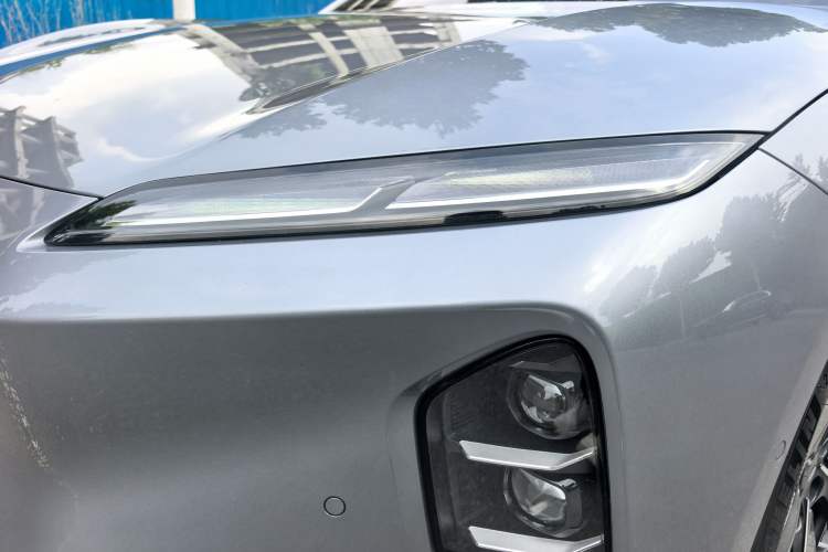 Used Nio ET5T 2025 75 kWh Touring Left Front Headlight