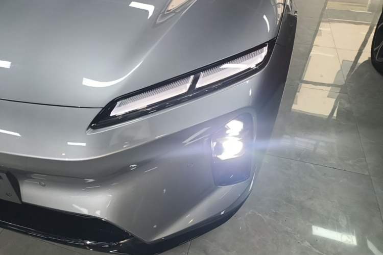 Used Nio ET5T 2025 75 kWh Touring Left Front Headlight