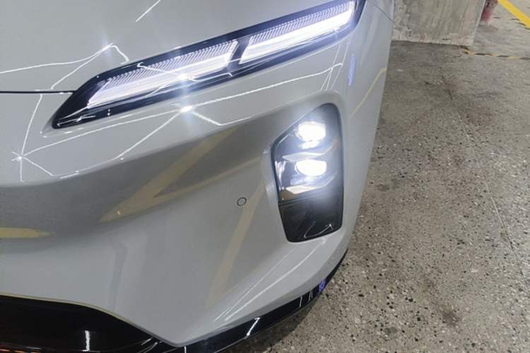 Used Nio ET5T 2025 75 kWh Touring Left Front Headlight